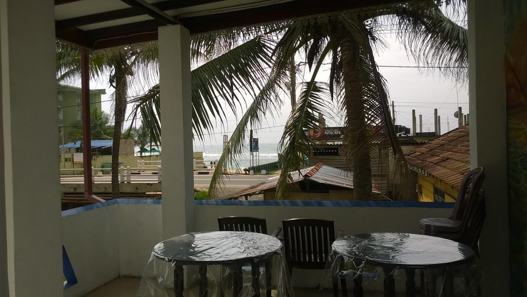 Hotel The Finz Hikkaduwa Esterno foto