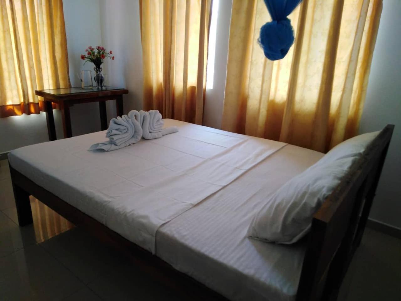 Hotel The Finz Hikkaduwa Esterno foto