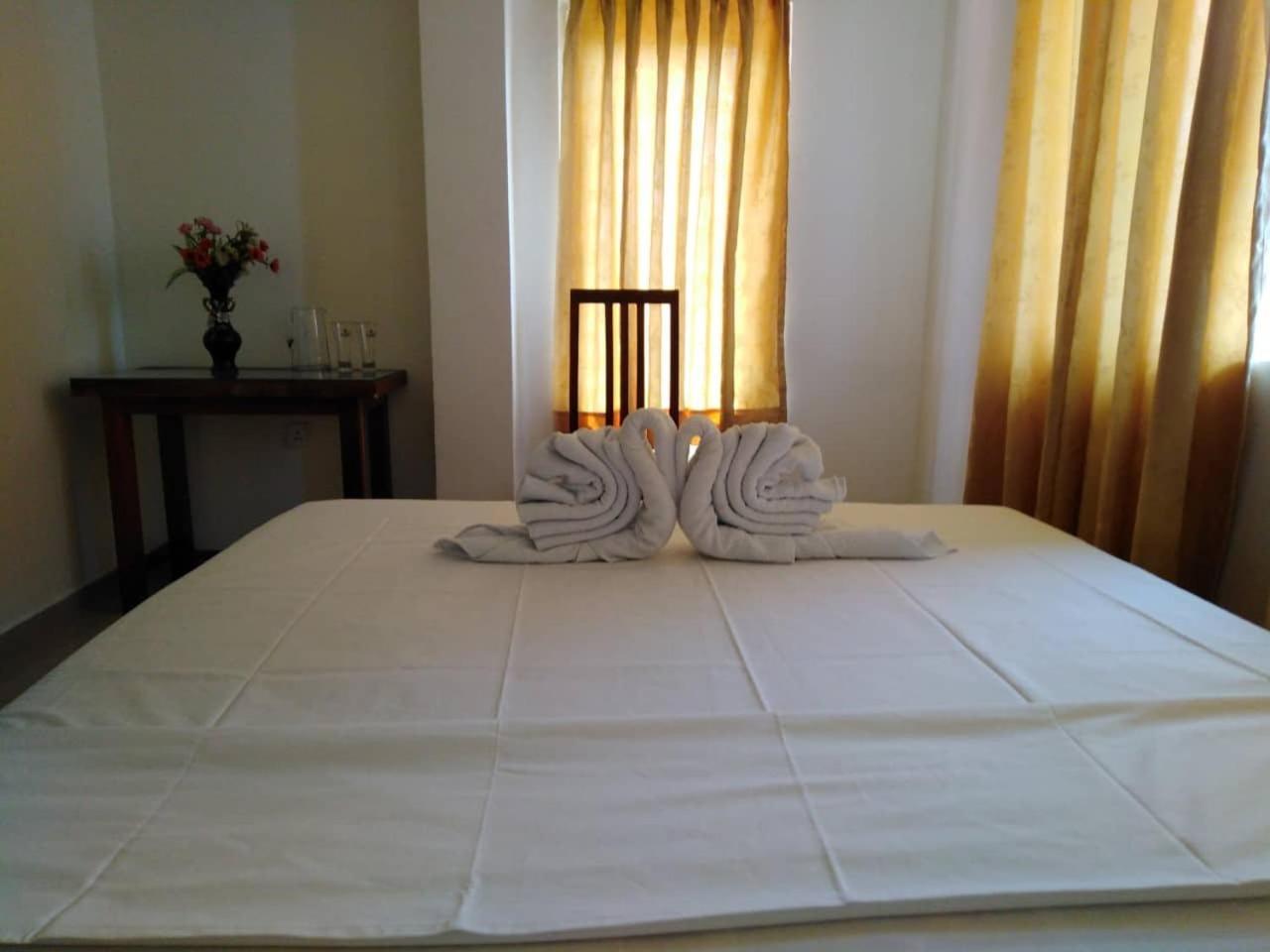 Hotel The Finz Hikkaduwa Esterno foto