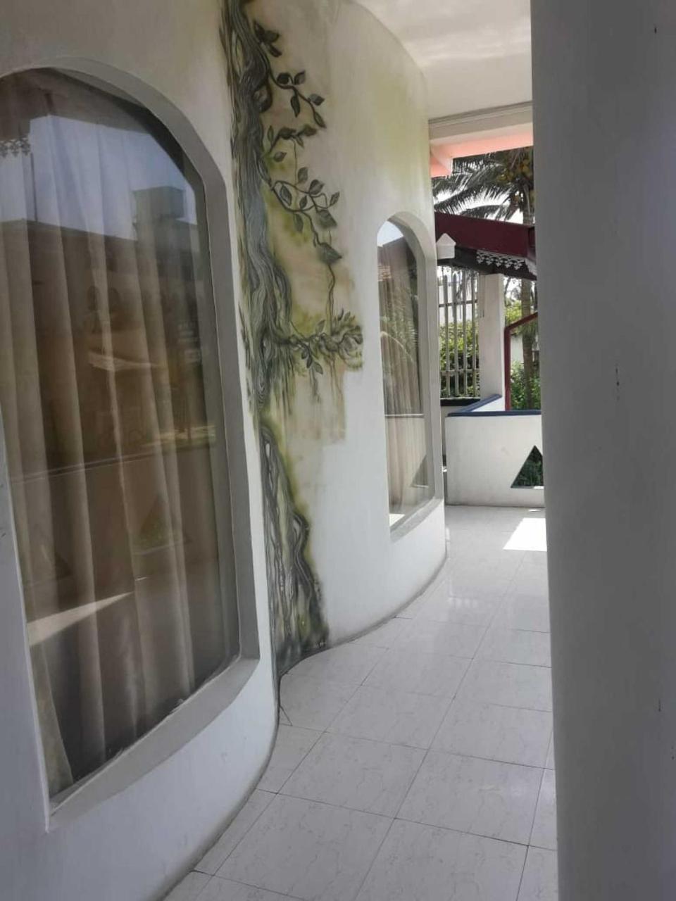 Hotel The Finz Hikkaduwa Esterno foto